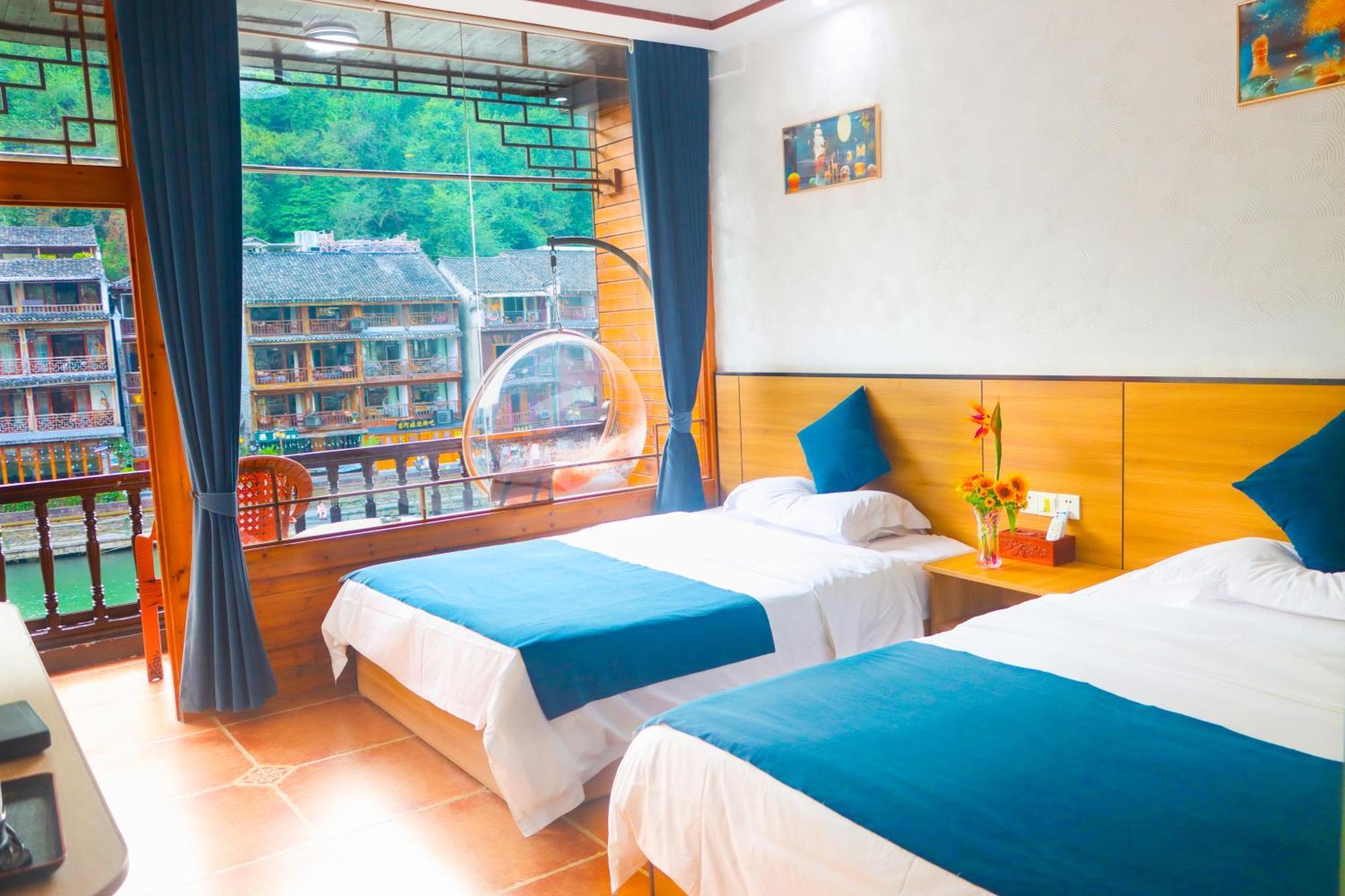 Fenghuang Memory Linjiang Inn Exterior photo
