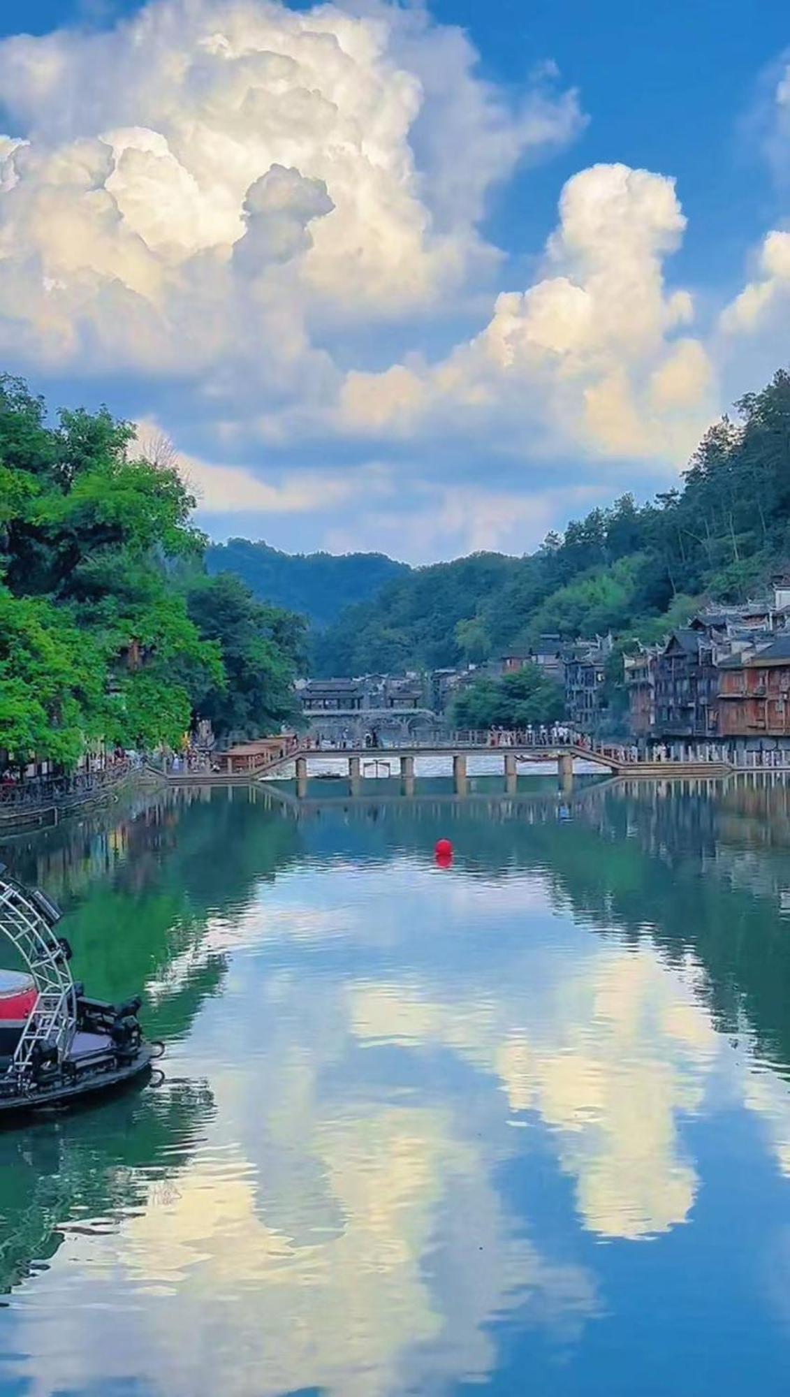 Fenghuang Memory Linjiang Inn Exterior photo