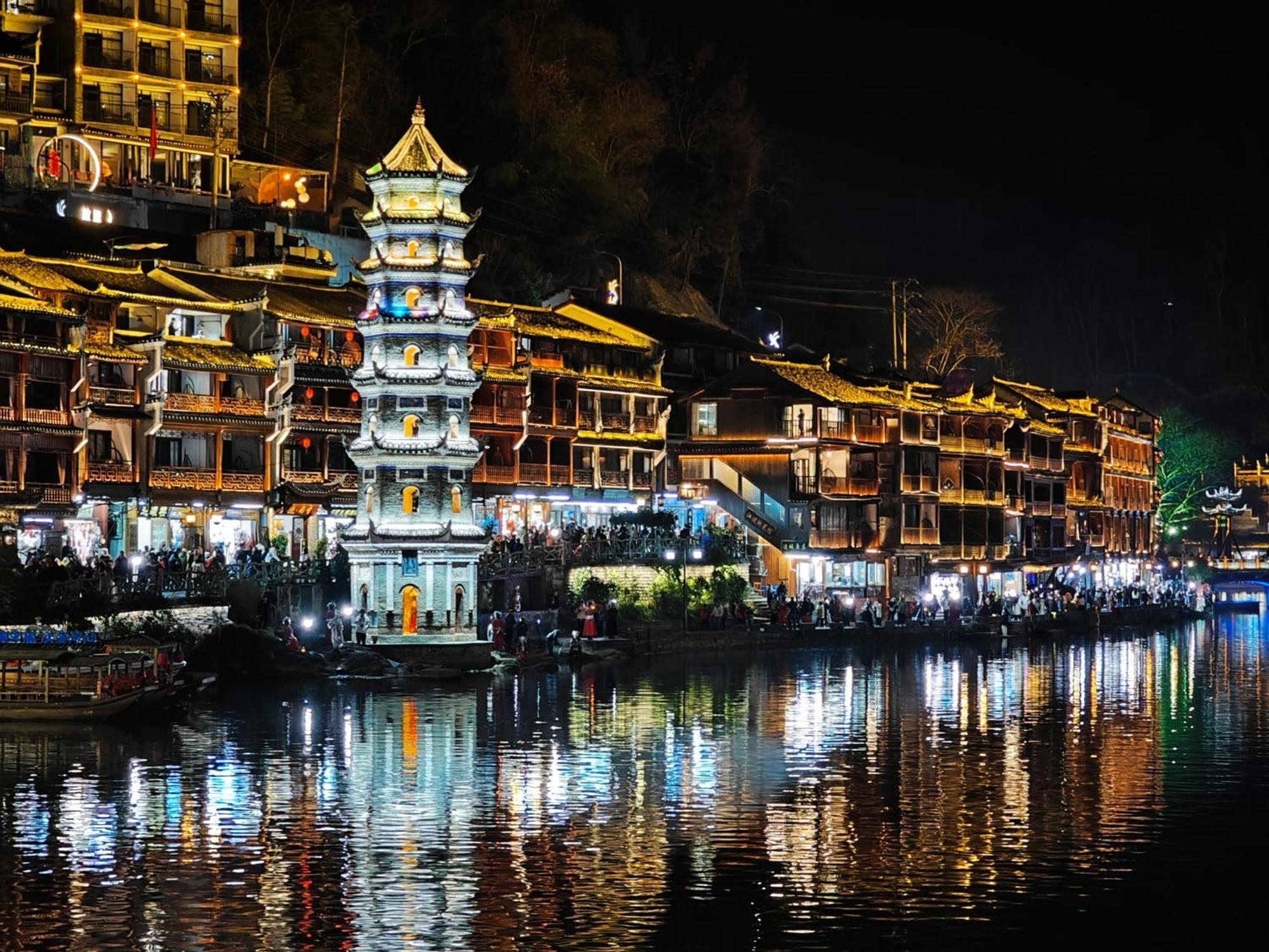 Fenghuang Memory Linjiang Inn Exterior photo