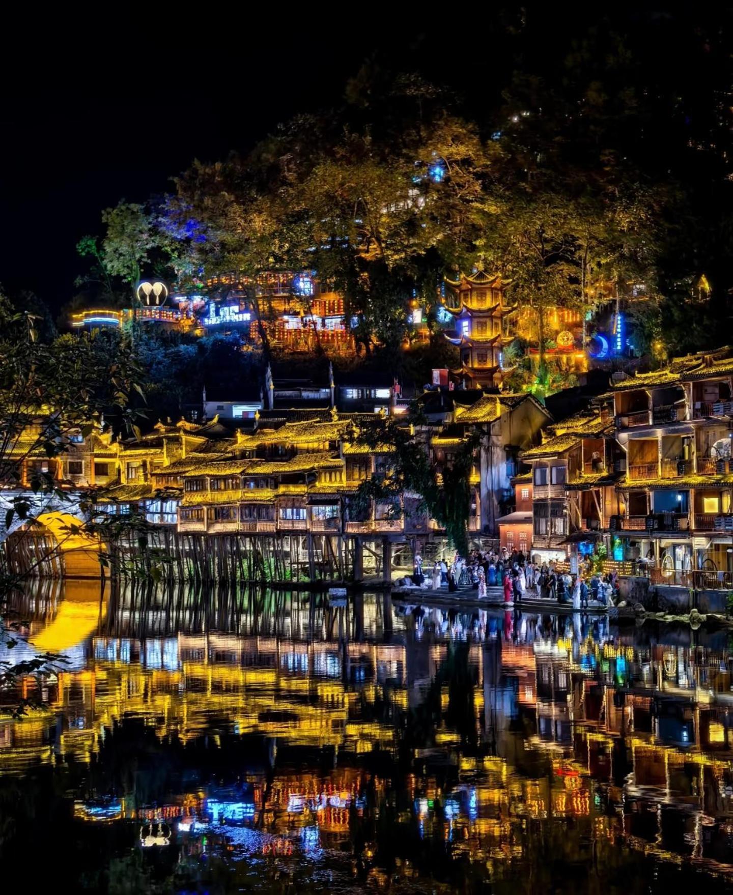 Fenghuang Memory Linjiang Inn Exterior photo